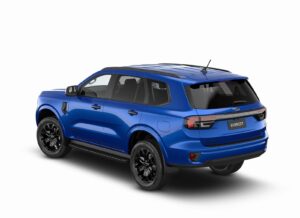 Ford U704 Everest: blue rear quarter