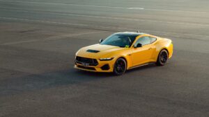2023 Ford S650 Mustang: yellow front angle