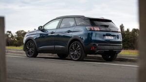 2024 Peugeot P64 3008: blue rear quarter