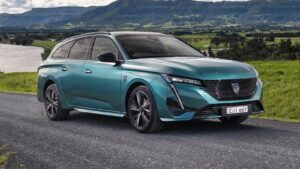 Peugeot P5 308 Wagon: blue front quarter