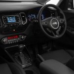 kia_rondo7_2013_ser1_06
