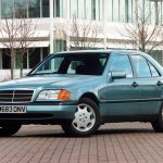 mercedesbenz_cclasssedan_w202_ser1_01