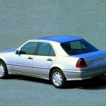 mercedesbenz_cclasssedan_w202_ser2_03